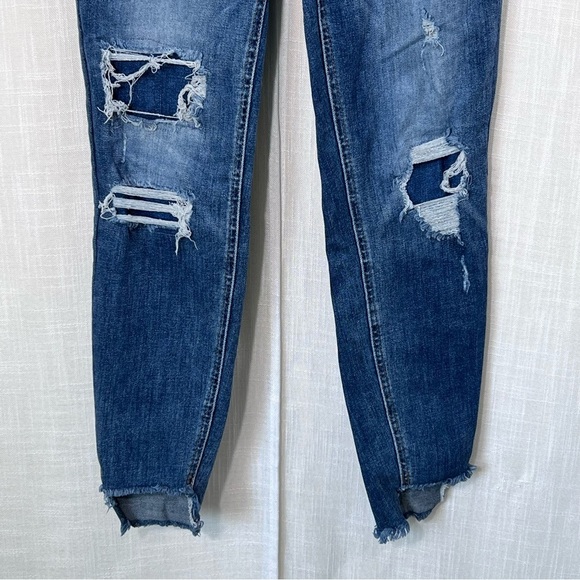 Maurice’s High Rise Button Fly Cropped Ankle Raw Hem Distressed Jeans Sz 10 - Picture 4 of 16
